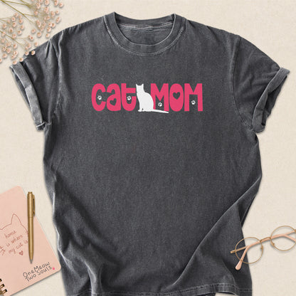 Peppercolored Comfort Colors 1717 cotton T-shirt, featuring a "Cat Mom" cute cat design illustration. One Meow Two Souls brand.