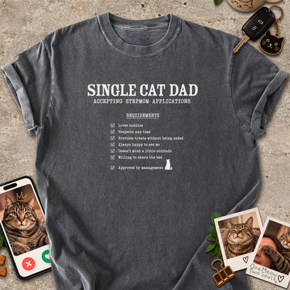 Pepper colored Comfort Colors 1717 cotton T-shirt, featuring a "Single cat dad accepting stepmom applications" funny cat design illustration. One Meow Two Souls brand.